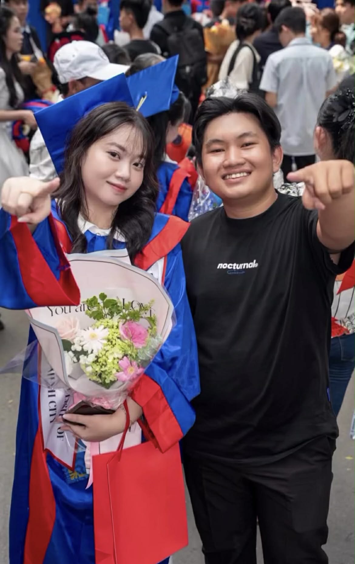 Khoảnh khắc tốt nghiệp